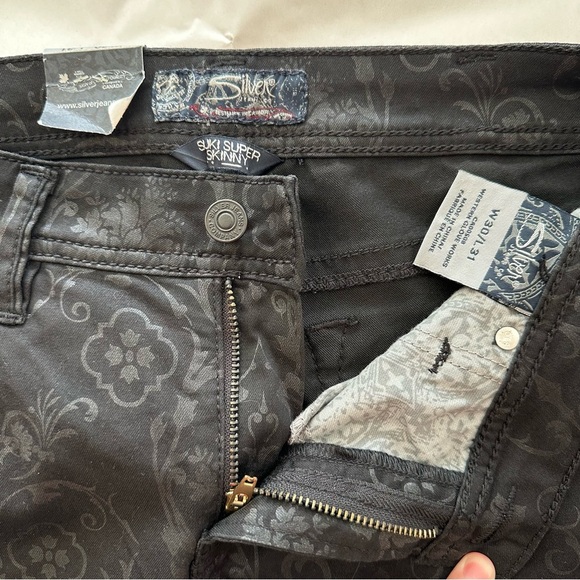 Silver Jeans W30 L31 Super Skinny Floral Brocade Black Mob Wife Embroidered Pant - Picture 11 of 14